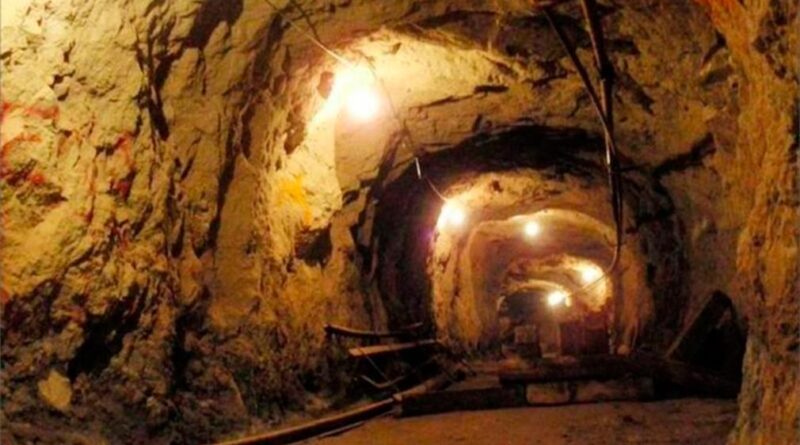 Al menos 12 mineros murieron al colapsar una mina