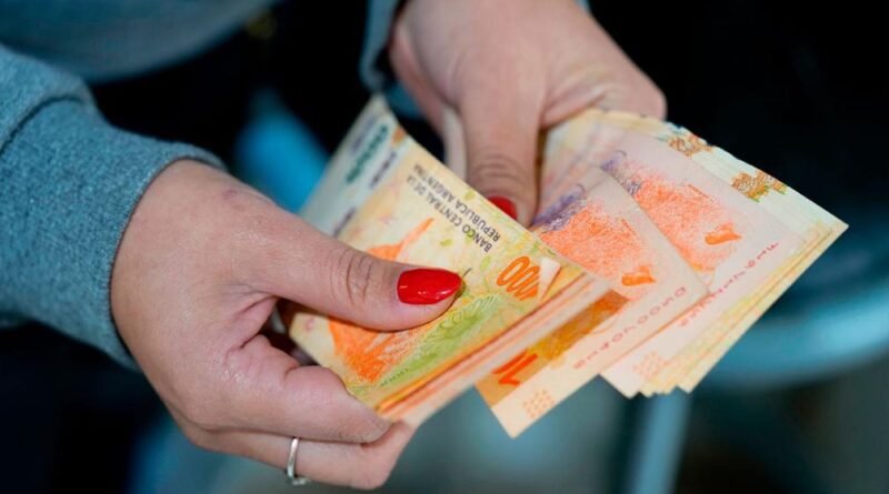 Anses confirmó que pagará un nuevo bono de $70.000 en mayo para jubilados y pensionados que cobren la mínima